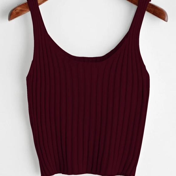 Cropped Tank Top - Picture 2 of 2